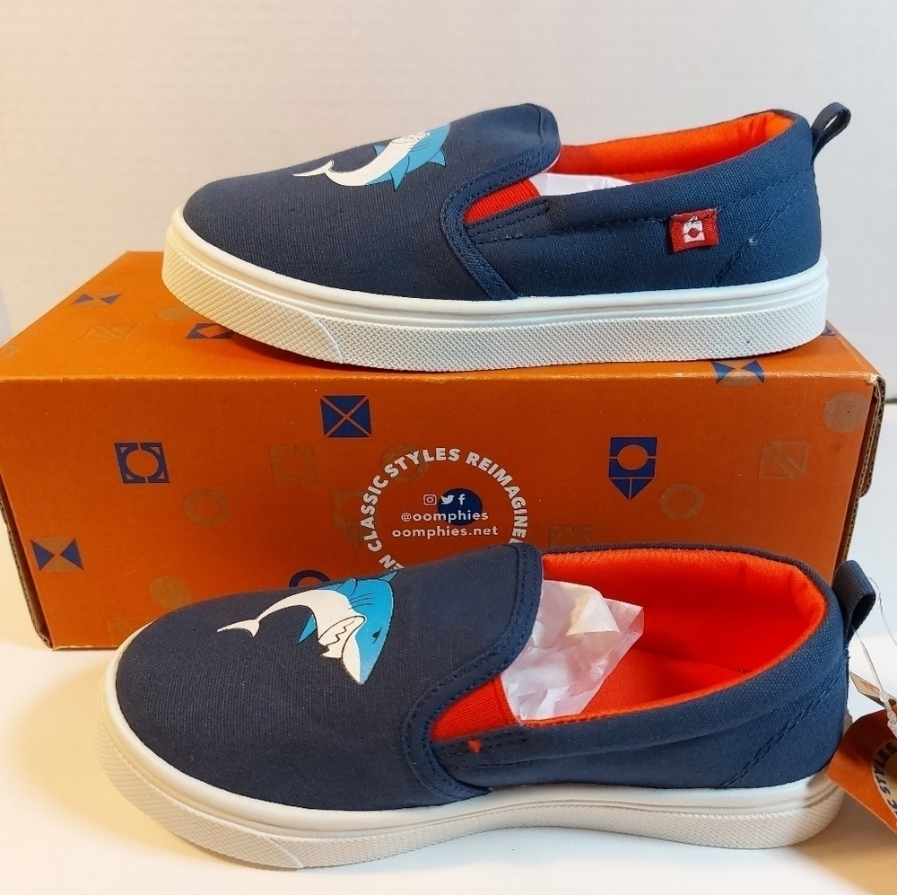Oomphies Rascal Navy Shark Slide On Sneakers Size 12Y